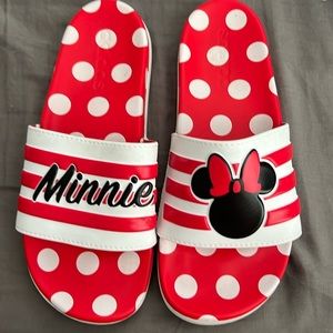 Final price Minnie Adidas slides